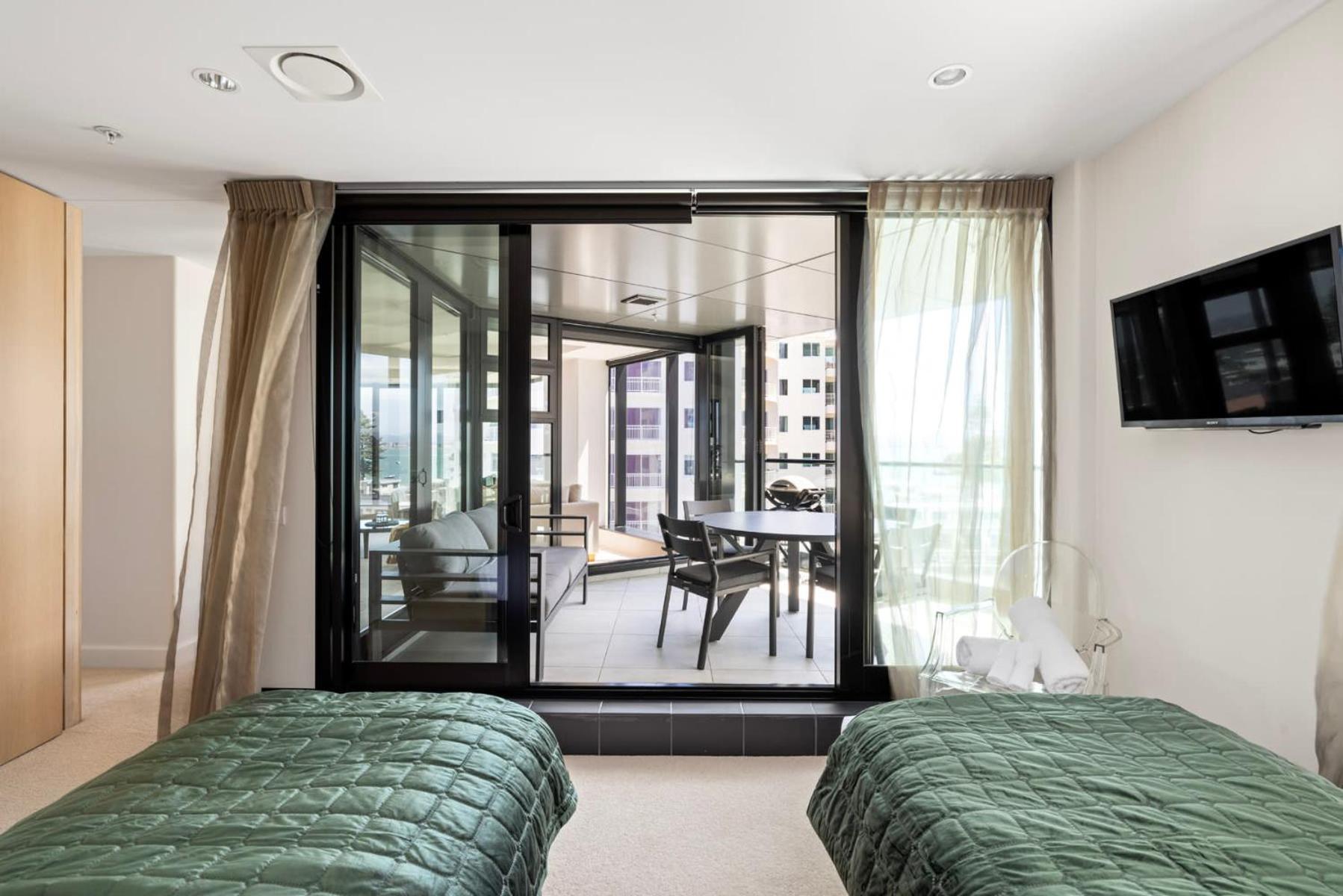 Luxury Ocean & Harbour Views - Heated Pool, Main Beach & Gym Mount Maunganui Exteriér fotografie
