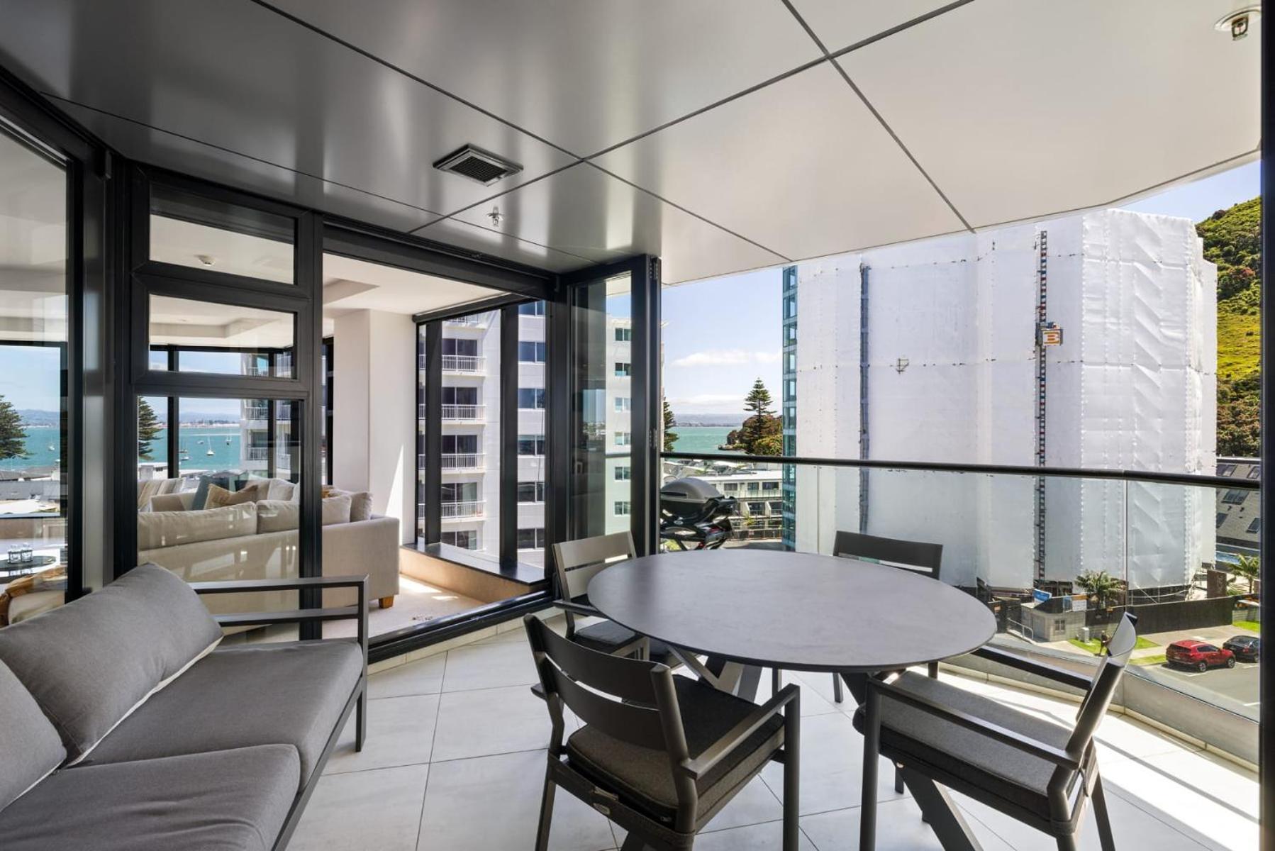 Luxury Ocean & Harbour Views - Heated Pool, Main Beach & Gym Mount Maunganui Exteriér fotografie